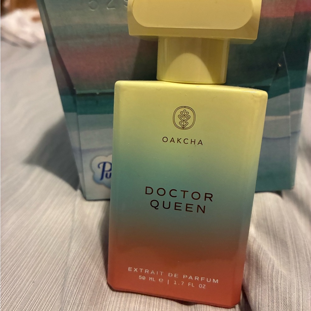 Oakcha Doctor Queen Extrait De Parfum - Yellow and Orange